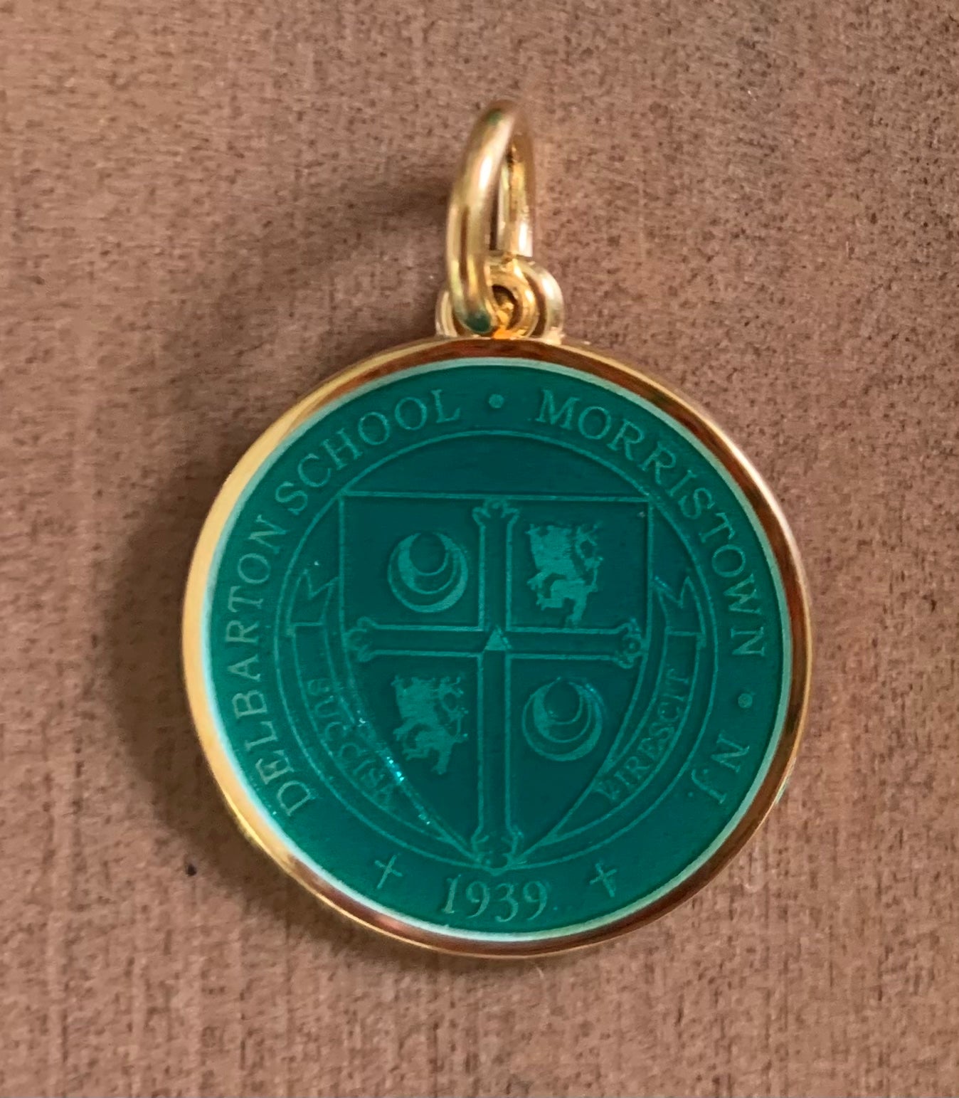 Charm - Large Green Enamel Crest in Vermeil - Green/Gold